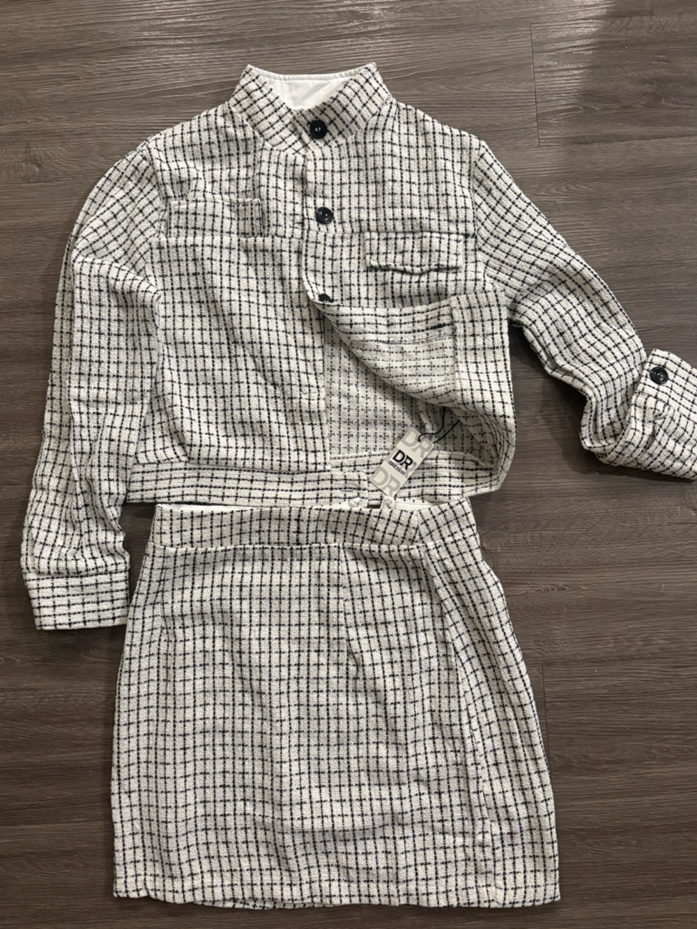 Luxury Black White 2Piece Set Crop Jacket + Mini Skirt, Tagged S, fits like a M
